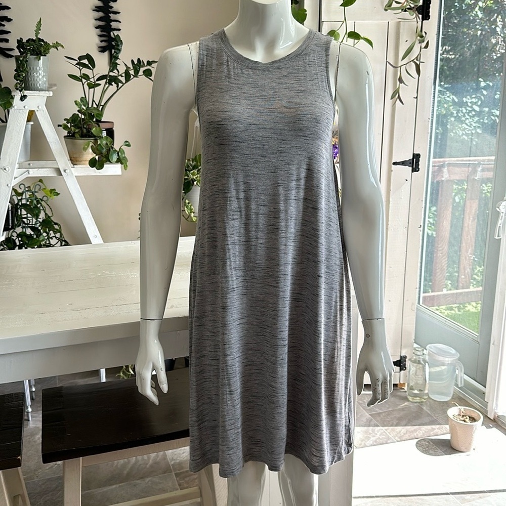 Gap size medium T-shirt dress gray 94% rayon 6% spandex